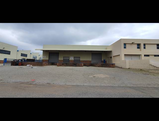 4,616M² WAREHOUSE TO LET IN CLAYVILLE